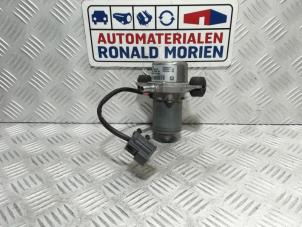 Gebruikte Vacuumpomp Rembekrachtiging Opel Mokka/Mokka X 1.4 Turbo 16V 4x2 Prijs € 145,00 Margeregeling aangeboden door Automaterialen Ronald Morien B.V.