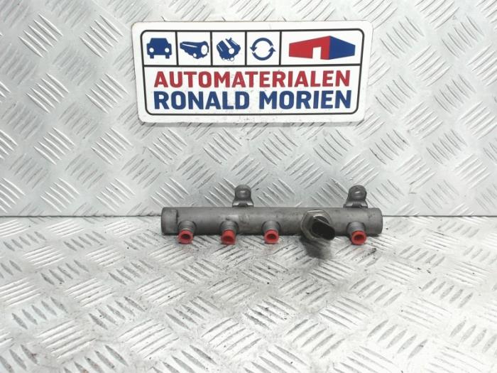 Gebruikte Injector brug Audi Q7 (4LB) 3.0 TDI V6 24V Prijs € 95,00 Margeregeling aangeboden door Automaterialen Ronald Morien B.V.