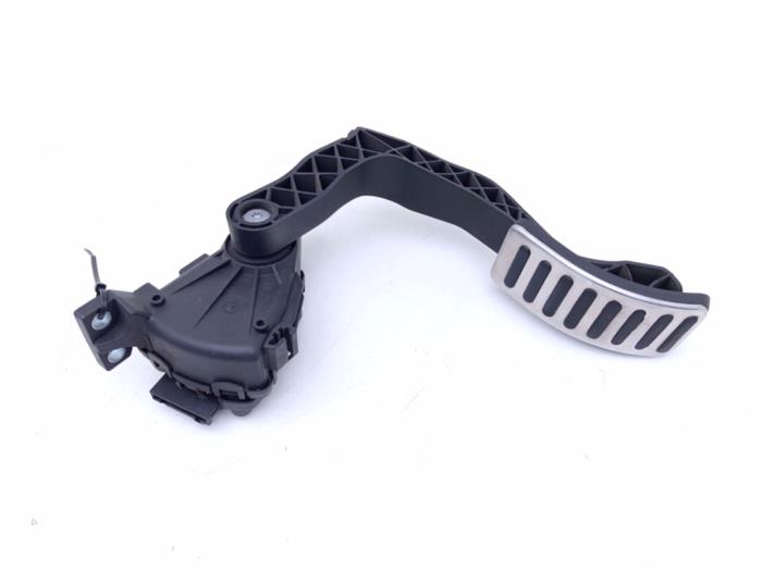 Gebruikte Sensor Gaspedaalpositie Volkswagen Phaeton (3D) 5.0 V10 TDI 4Motion Prijs € 25,00 Margeregeling aangeboden door Automaterialen Ronald Morien B.V.