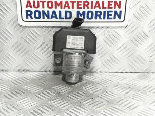 Gebruikte Relais Volkswagen Phaeton (3D) 5.0 V10 TDI 4Motion Prijs € 35,00 Margeregeling aangeboden door Automaterialen Ronald Morien B.V.