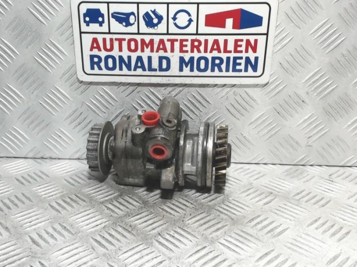 Gebruikte Servopomp Volkswagen Phaeton (3D) 5.0 V10 TDI 4Motion Prijs € 145,00 Margeregeling aangeboden door Automaterialen Ronald Morien B.V.