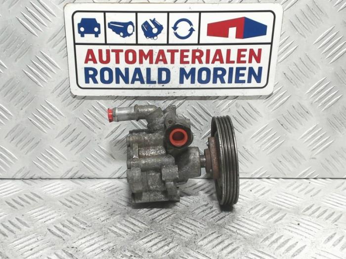 Gebruikte Pomp Servo Dacia Sandero II 1.2 16V Prijs € 75,00 Margeregeling aangeboden door Automaterialen Ronald Morien B.V.