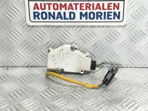 Gebruikte Motor Tankklepvergrendeling Volkswagen Sharan (7M8/M9/M6) 1.9 TDI 115 4Motion Prijs € 15,00 Margeregeling aangeboden door Automaterialen Ronald Morien B.V.