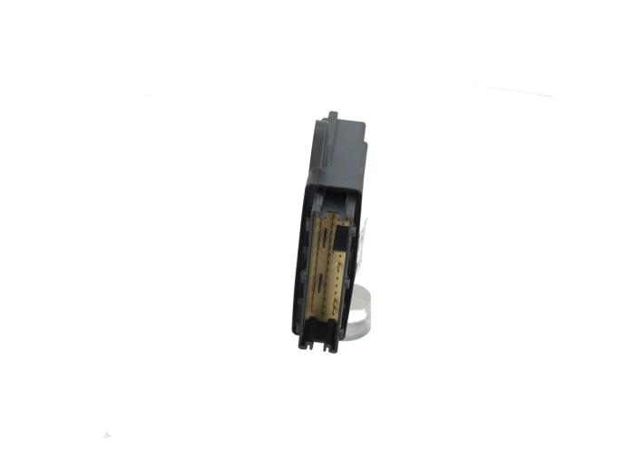 Gebruikte Computer Diversen Opel Signum (F48) 3.2 V6 24V Prijs € 60,00 Margeregeling aangeboden door Automaterialen Ronald Morien B.V.
