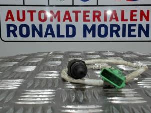 Gebruikte Lambda Sonde Peugeot 206 CC (2D) 1.6 16V Prijs € 30,00 Margeregeling aangeboden door Automaterialen Ronald Morien B.V.