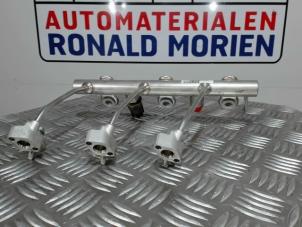 Gebruikte Common rail (Injectie) Opel Astra K 1.0 Turbo 12V Prijs € 50,00 Margeregeling aangeboden door Automaterialen Ronald Morien B.V.