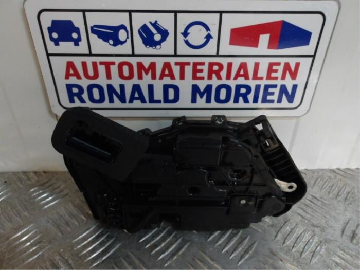 Deurslot Mechaniek 4Deurs links-achter van een Volkswagen Passat Variant (3G5) 2.0 TDI 16V 150 2019