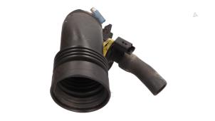 Gebruikte Aanzuigslang Lucht Peugeot 508 SW (8E/8U) 1.6 HDiF 16V Prijs € 15,00 Margeregeling aangeboden door Automaterialen Ronald Morien B.V.