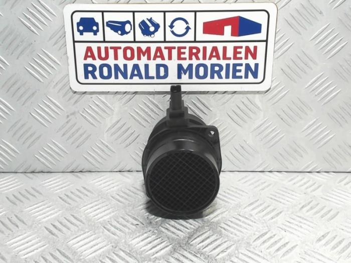 Gebruikte Luchtmassameter Volkswagen Passat 4Motion (3C2) 2.0 TDI 16V Prijs € 18,15 Inclusief btw aangeboden door Automaterialen Ronald Morien B.V.