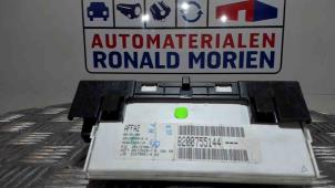 Gebruikte Uurwerk Renault Clio III (BR/CR) 1.2 16V 75 Prijs € 20,00 Margeregeling aangeboden door Automaterialen Ronald Morien B.V.