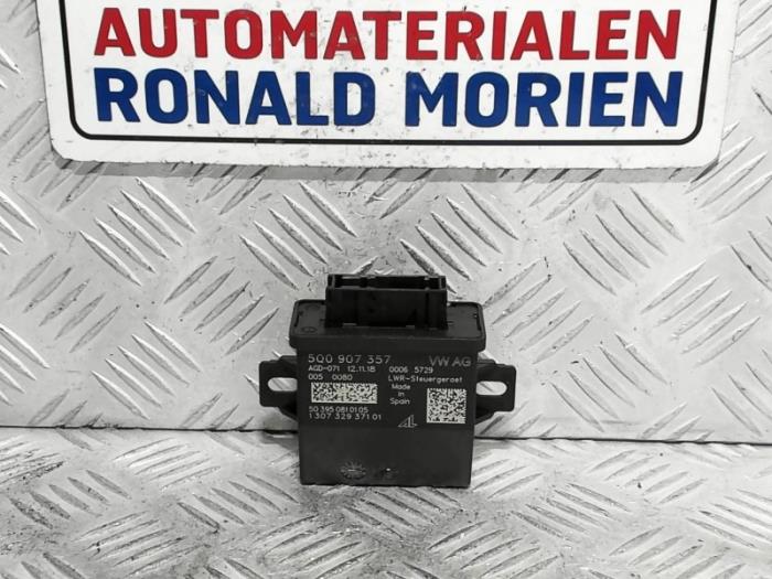 Gebruikte Module Verlichting Volkswagen Passat Variant (3G5) 2.0 TDI 16V 150 Prijs € 29,00 Margeregeling aangeboden door Automaterialen Ronald Morien B.V.