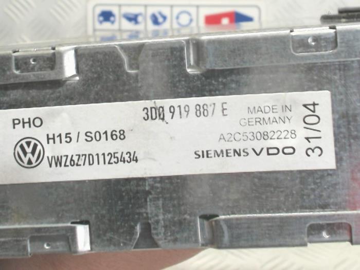 Navigatie Module van een Volkswagen Phaeton (3D) 4.2 V8 40V 4Motion 2004