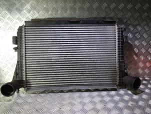 Gebruikte Intercooler Volkswagen Passat Variant (3C5) 2.0 TDI 16V 140 Prijs € 39,00 Margeregeling aangeboden door Automaterialen Ronald Morien B.V.