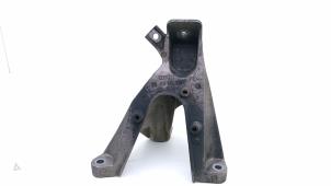 Gebruikte Motorsteun Audi A6 Avant (C6) 2.0 TDI 16V Prijs € 15,00 Margeregeling aangeboden door Automaterialen Ronald Morien B.V.