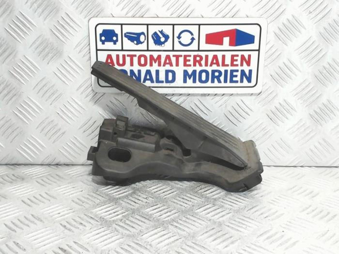 Gebruikte Gaspedaalpositie Sensor Volkswagen Passat Variant (3C5) 2.0 FSI 16V Prijs € 9,99 Margeregeling aangeboden door Automaterialen Ronald Morien B.V.