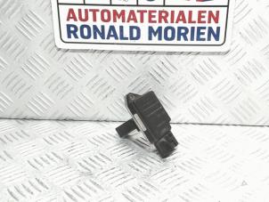 Gebruikte Luchtmassameter Ford Focus 1 1.6 16V Prijs € 9,99 Margeregeling aangeboden door Automaterialen Ronald Morien B.V.