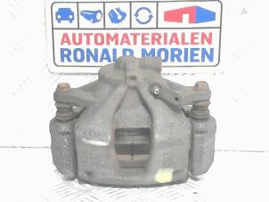 Gebruikte Remklauw (Tang) links-voor Fiat 500L (199) Prijs € 45,00 Margeregeling aangeboden door Automaterialen Ronald Morien B.V.