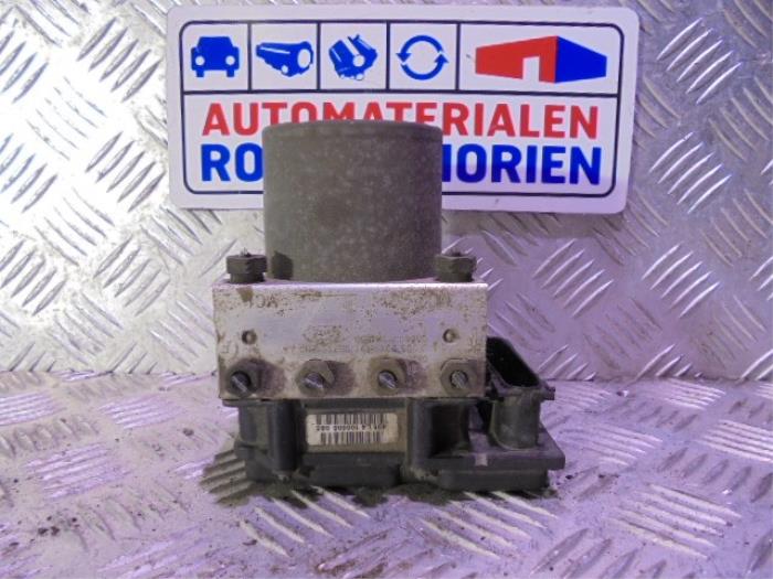 Gebruikte ABS Pomp Ford Mondeo III 1.8 16V Prijs € 35,00 Margeregeling aangeboden door Automaterialen Ronald Morien B.V.
