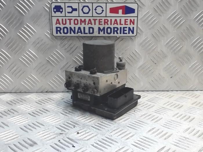 Gebruikte ABS Pomp Audi A4 Avant (B7) 2.0 20V Prijs € 75,00 Margeregeling aangeboden door Automaterialen Ronald Morien B.V.