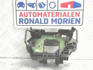Gebruikte Stuurkolom module Volvo V40 (MV) 2.0 T2 16V Prijs € 15,00 Margeregeling aangeboden door Automaterialen Ronald Morien B.V.