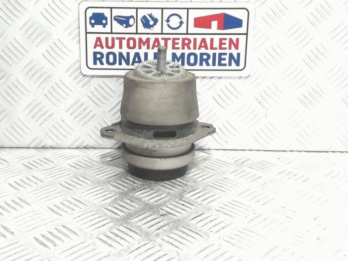 Gebruikte Motorsteun Audi Q7 (4LB) 3.0 TDI V6 24V Prijs € 45,00 Margeregeling aangeboden door Automaterialen Ronald Morien B.V.