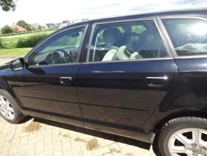 Gebruikte Deur 4Deurs links-achter Audi A3 Sportback (8PA) 1.4 TFSI 16V Prijs € 49,00 Margeregeling aangeboden door Automaterialen Ronald Morien B.V.