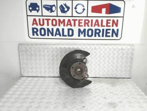 Gebruikte Fusee rechts-voor Volkswagen California T5 1.9 TDi Prijs € 55,00 Margeregeling aangeboden door Automaterialen Ronald Morien B.V.