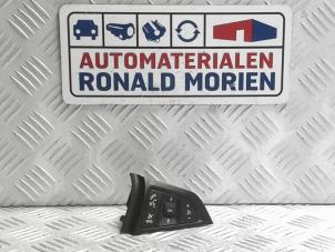 Gebruikte Radiobediening Stuur Opel Meriva 1.4 16V Ecotec Prijs € 10,00 Margeregeling aangeboden door Automaterialen Ronald Morien B.V.