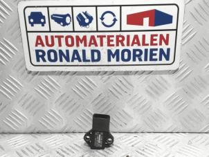 Gebruikte Map Sensor (inlaatspruitstuk) Volkswagen Transporter T5 1.9 TDi Prijs € 15,00 Margeregeling aangeboden door Automaterialen Ronald Morien B.V.