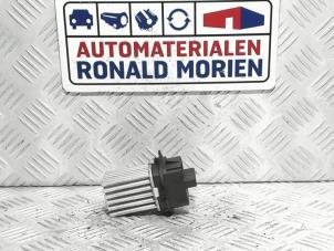 Gebruikte Kachel Weerstand Volkswagen Crafter 2.0 TDI 16V Prijs € 25,00 Inclusief btw aangeboden door Automaterialen Ronald Morien B.V.