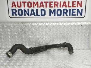 Gebruikte Intercooler Buis Volkswagen Passat Variant (3C5) 2.0 TDI 16V 140 Prijs € 35,00 Margeregeling aangeboden door Automaterialen Ronald Morien B.V.