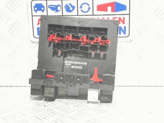 Gebruikte Computer Body Control Volkswagen Passat Variant (3C5) 2.0 TDI 16V 140 Prijs € 75,00 Margeregeling aangeboden door Automaterialen Ronald Morien B.V.