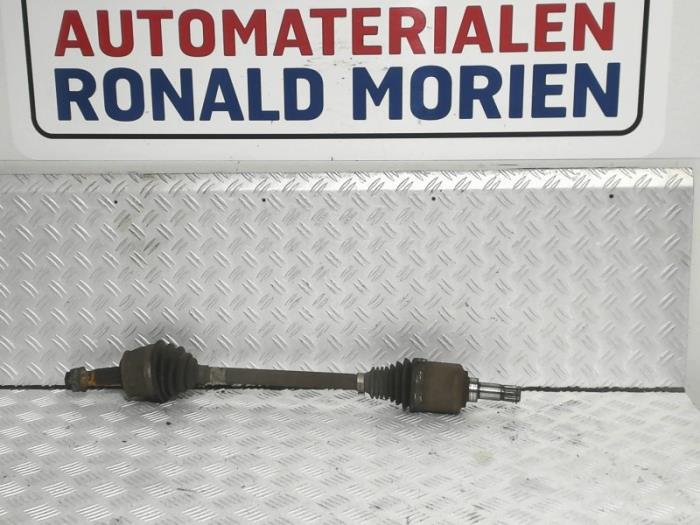 Gebruikte Aandrijfas links-voor Fiat 500L (199) 1.4 16V Prijs € 75,00 Margeregeling aangeboden door Automaterialen Ronald Morien B.V.
