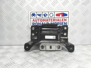 Gebruikte Versnellingsbak Steun Volkswagen T-Roc Prijs € 25,00 Inclusief btw aangeboden door Automaterialen Ronald Morien B.V.
