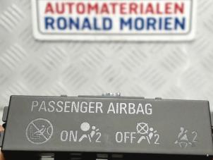 Gebruikte Display Interieur Opel Astra Mk.7 1.4 Turbo 16V Prijs € 9,99 Inclusief btw aangeboden door Automaterialen Ronald Morien B.V.