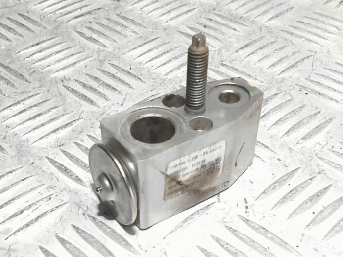 Gebruikte Expansieklep airco Ford EcoSport (JK8) 1.5 TDCi Prijs € 25,00 Margeregeling aangeboden door Automaterialen Ronald Morien B.V.