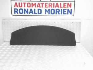 Gebruikte Hoedenplank Volkswagen New Beetle (9C1/9G1) 2.0 Prijs € 35,00 Margeregeling aangeboden door Automaterialen Ronald Morien B.V.