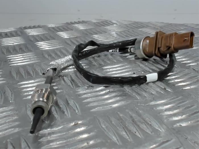 Gebruikte Uitlaat temperatuursensor Volkswagen Transporter/Caravelle T6 2.0 TDI Prijs € 60,50 Inclusief btw aangeboden door Automaterialen Ronald Morien B.V.