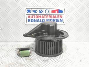 Gebruikte Kachel Ventilatiemotor Volkswagen Transporter/Caravelle T4 2.5 TDI Prijs € 25,00 Margeregeling aangeboden door Automaterialen Ronald Morien B.V.