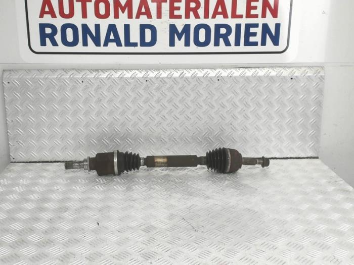 Gebruikte Steekas links-voor Renault Scénic II (JM) 1.5 dCi 100 Prijs € 40,00 Margeregeling aangeboden door Automaterialen Ronald Morien B.V.