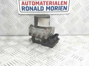 Gebruikte ABS Pomp Renault Scénic II (JM) 1.5 dCi 100 Prijs € 29,00 Margeregeling aangeboden door Automaterialen Ronald Morien B.V.