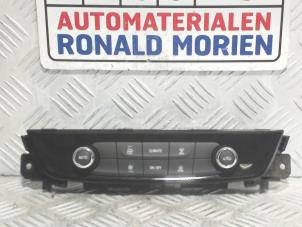 Gebruikte Kachel Bedieningspaneel Opel Insignia Grand Sport 1.5 Turbo 16V 165 Prijs € 75,00 Margeregeling aangeboden door Automaterialen Ronald Morien B.V.