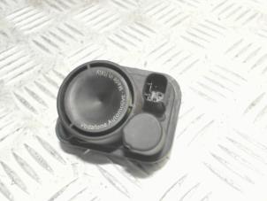 Gebruikte Alarm sirene Opel Insignia Grand Sport 1.5 Turbo 16V 165 Prijs € 25,00 Margeregeling aangeboden door Automaterialen Ronald Morien B.V.