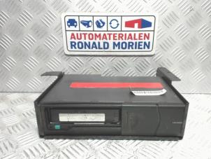 Gebruikte CD Wisselaar BMW Mini One/Cooper (R50) 1.6 16V One Prijs € 39,00 Margeregeling aangeboden door Automaterialen Ronald Morien B.V.