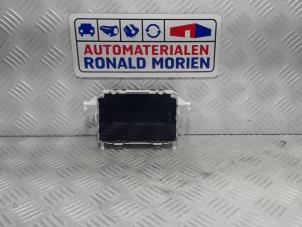 Gebruikte Display Interieur Ford Fiesta 6 (JA8) 1.25 16V Prijs € 41,30 Margeregeling aangeboden door Automaterialen Ronald Morien B.V.