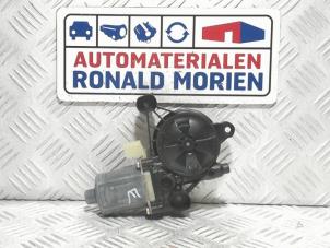 Gebruikte Motor electrisch raam Volkswagen Tiguan (5N1/2) 1.4 TSI 16V Prijs € 15,00 Margeregeling aangeboden door Automaterialen Ronald Morien B.V.
