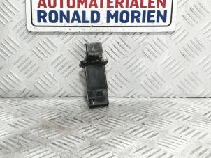 Gebruikte Luchthoeveelheidsmeter Opel Karl 1.0 12V Prijs € 39,00 Margeregeling aangeboden door Automaterialen Ronald Morien B.V.