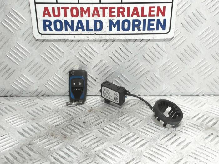 Wegrijbeveiligings module van een Opel Adam 1.4 16V 2017