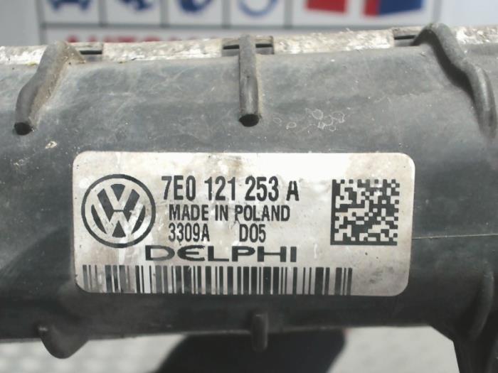 Radiateur van een Volkswagen Transporter T5 2.0 TDI DRF 2010
