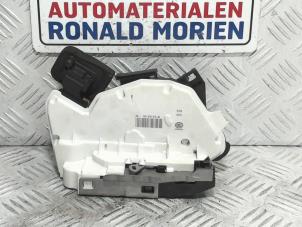 Gebruikte Slotmechaniek Portier 4Deurs links-voor Seat Leon ST (5FF) 1.5 TSI 16V Prijs € 30,00 Margeregeling aangeboden door Automaterialen Ronald Morien B.V.